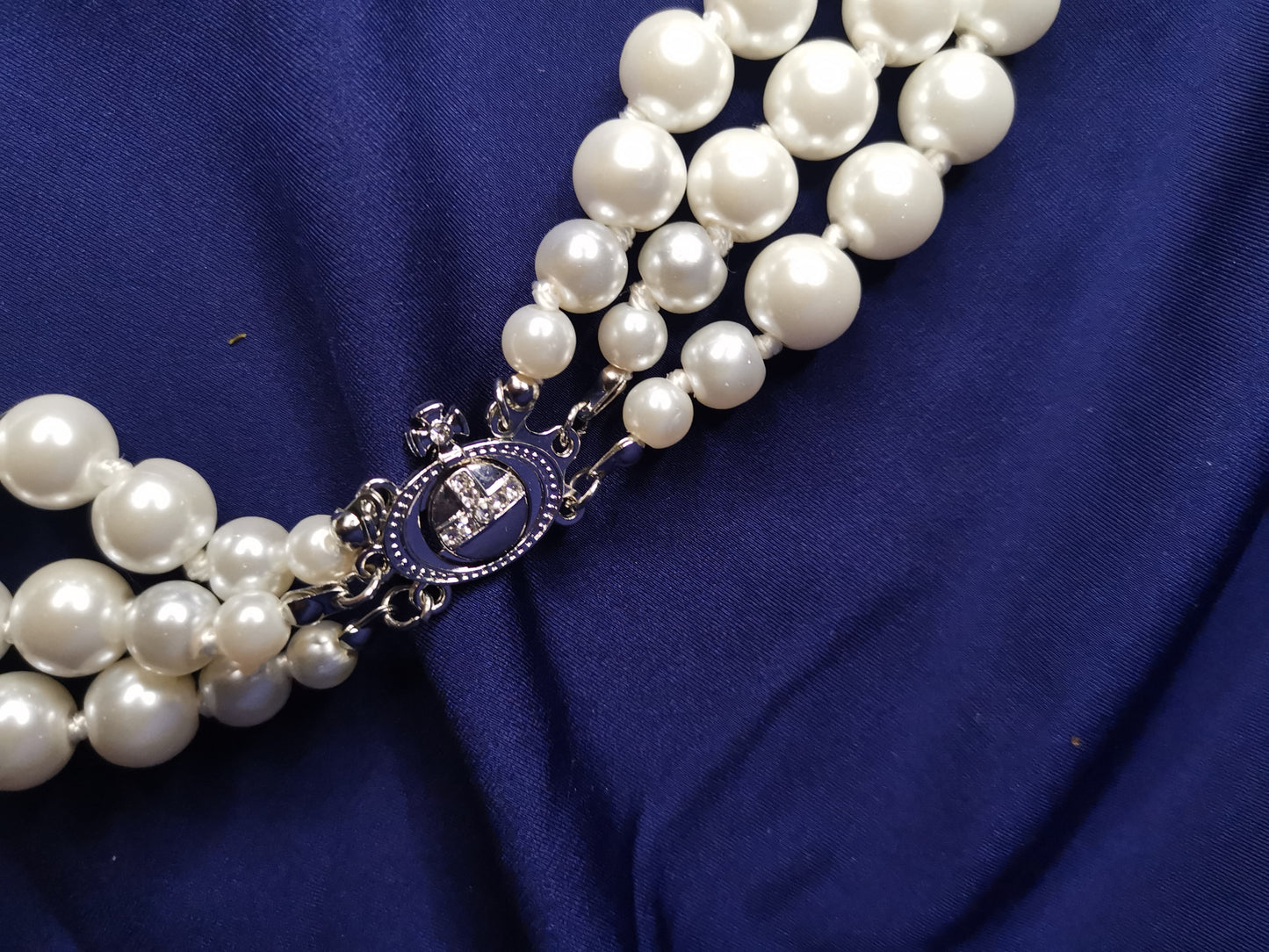 Vivienne Westwood three layers pearl necklace
